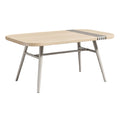 Moderne houten eettafel met metalen poten